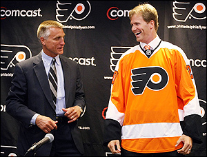 Chris Pronger and Paul Holmgren (Getty Images)