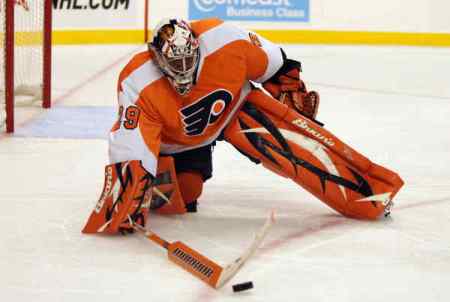 New Flyers Goalie - Ray Emery -  Yong Kim / Staff Photographer (Daily News/Inquirer)